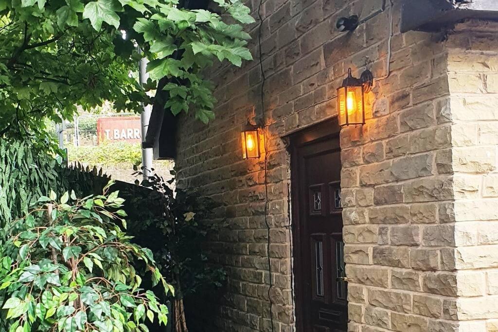 Lister Park Bradford Stylish 1Bed Coach House - Quiet & Tranquil Cottage & Parking Экстерьер фото