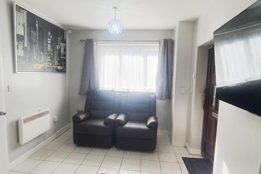 Lister Park Bradford Stylish 1Bed Coach House - Quiet & Tranquil Cottage & Parking Экстерьер фото