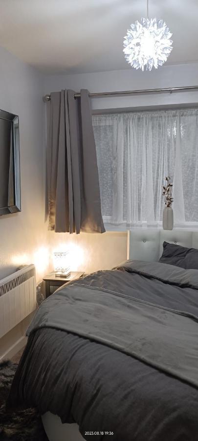 Lister Park Bradford Stylish 1Bed Coach House - Quiet & Tranquil Cottage & Parking Экстерьер фото
