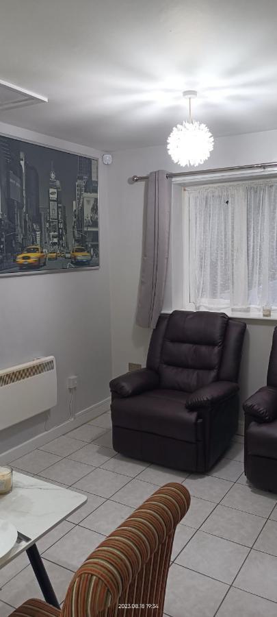 Lister Park Bradford Stylish 1Bed Coach House - Quiet & Tranquil Cottage & Parking Экстерьер фото