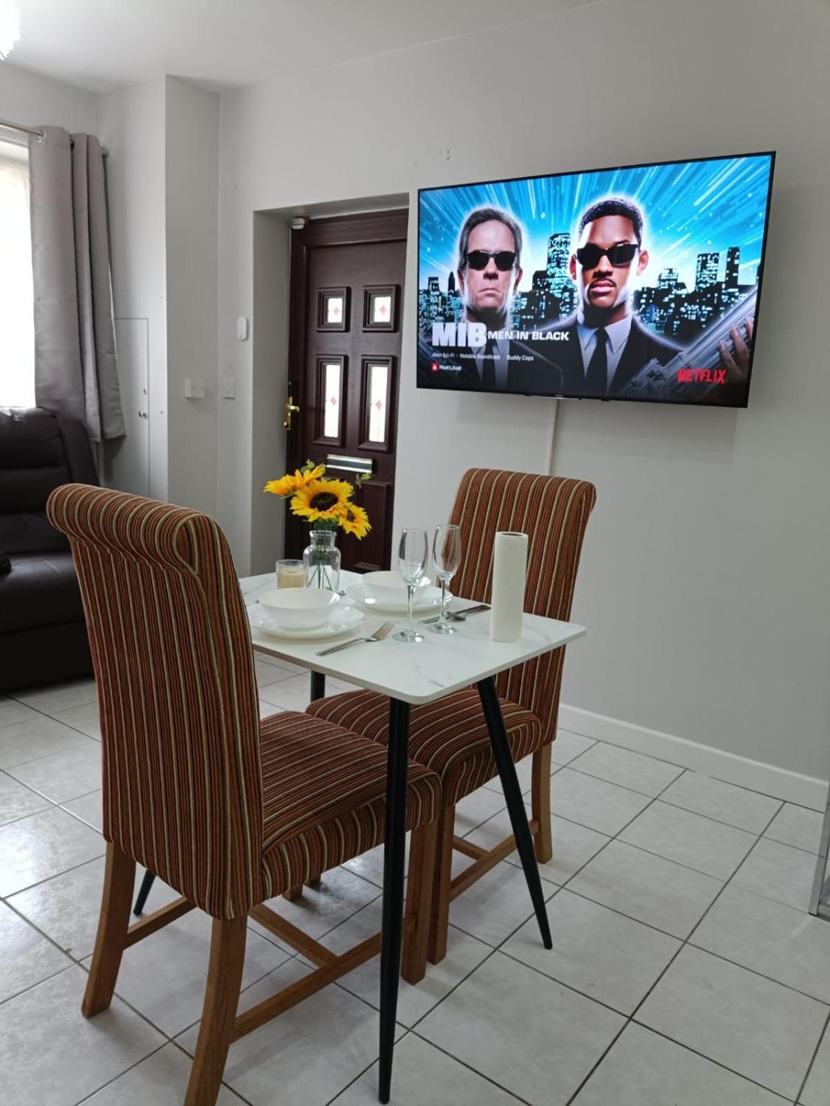 Lister Park Bradford Stylish 1Bed Coach House - Quiet & Tranquil Cottage & Parking Экстерьер фото